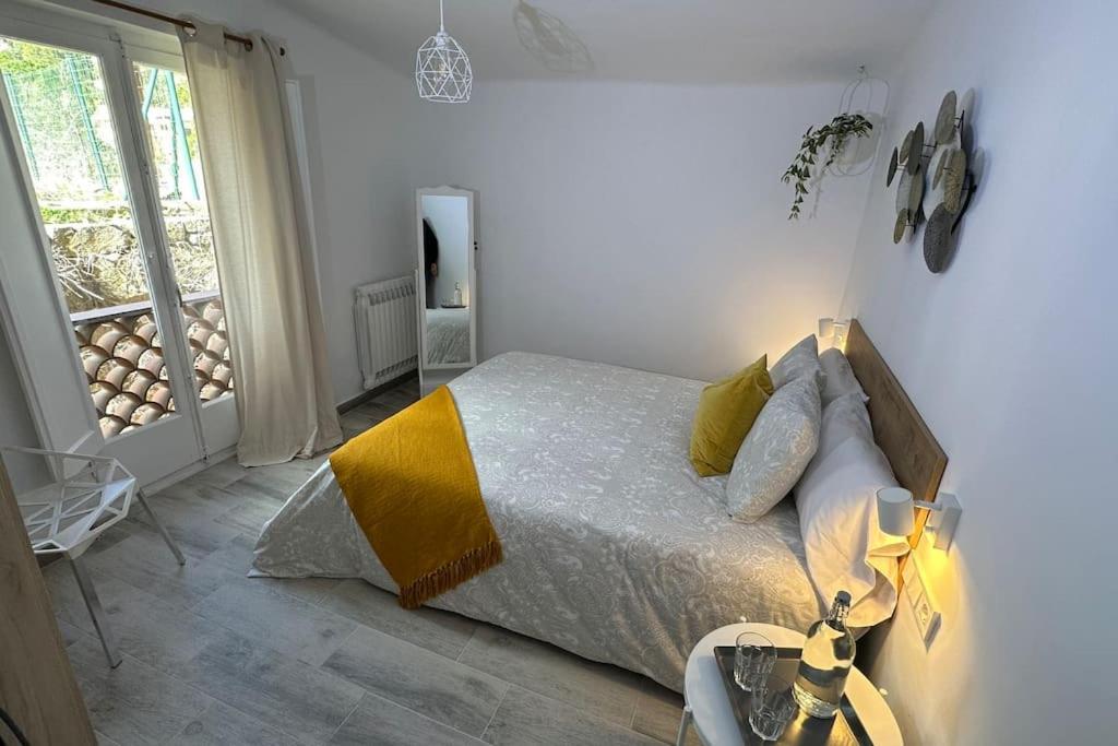 Habitacion Roca Foradada En Casa Cami De Les Aiguees Monistrol De Montserrat Exteriér fotografie